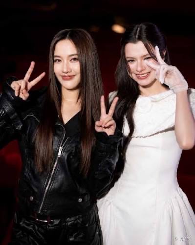 IconicRankings's tweet photo. 👑 kBOPS: Global Awards — Queens of Girls’ Love Finalists 👑
Here are the Final Top 12 GL pairings:  

1. LingOrm  
2. LookmheeSonya  
3. FreenBecky  
4. JanJingJing  
5. FayeYoko  
6. MilkLove  
7. Andalookkaew  
8. FayeAtom  
9. ShellyPundao  
10. NamtanFilm  
11. Mulette  
12. GinJay  
Source: kBOPS