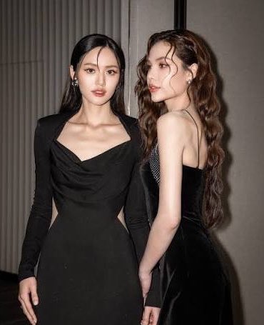 IconicRankings's tweet photo. 👑 kBOPS: Global Awards — Queens of Girls’ Love Finalists 👑
Here are the Final Top 12 GL pairings:  

1. LingOrm  
2. LookmheeSonya  
3. FreenBecky  
4. JanJingJing  
5. FayeYoko  
6. MilkLove  
7. Andalookkaew  
8. FayeAtom  
9. ShellyPundao  
10. NamtanFilm  
11. Mulette  
12. GinJay  
Source: kBOPS