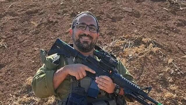 ZochrimIL's tweet photo. היום לפני שנתיים נפל בקרב בדרום לבנון רס"מ רוני גניזת ז"ל
שירת בגדוד 5030 בחטיבת אלון 228, בן 36 בנופלו

יהי זכרו ברוך! https://t.co/sP1y8budzw