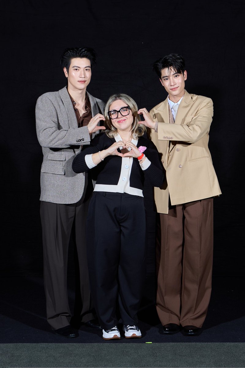qtluvm's tweet photo. This still feels unreal. I’m so glad I had the chance to meet them and to be there. I was so nervous, but they managed to calm me down🥹 I’ll always remember it and keep it safe in my heart. Inn and Ongsa, I love you both so much, until we meet again my boys❤️❤️ #InnOngsaFM_Milan https://t.co/MK8WIBTcjK