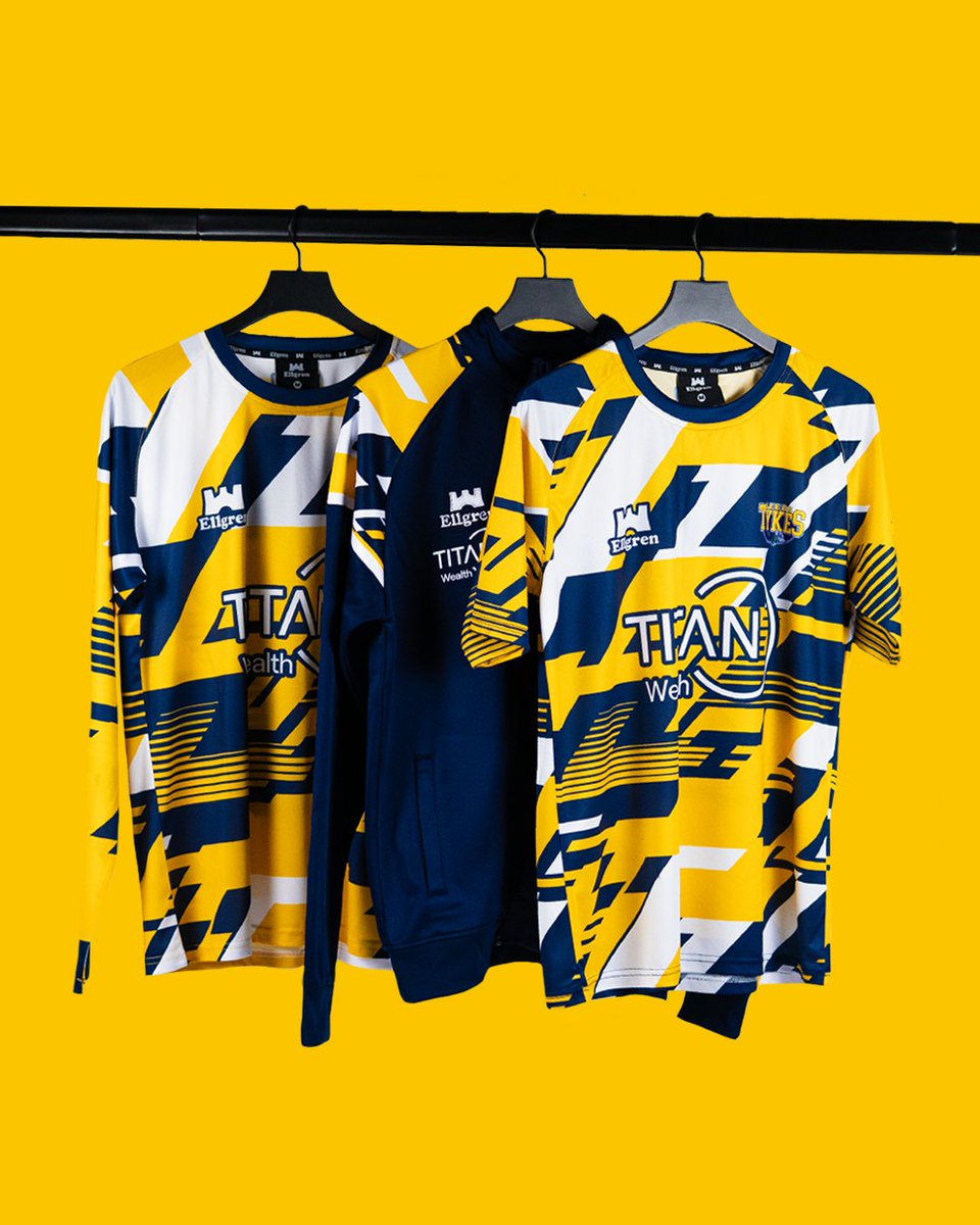 OfficialEllgren's tweet photo. The perfect pre-match look? We think so. 👊

The @LeedsTykes 2026/27 training collection in action 🔵🟡

📷: Stanislaw Dziama

#Ellgren | #WhereTheGameBegins https://t.co/dczqDVXNhW