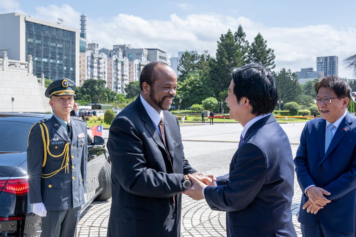 ChingteLai's tweet photo. Delighted to welcome HM King Mswati III back to Taiwan to celebrate our National Day with us. #Taiwan &amp; #Eswatini will continue showing the world what can be achieved when friends stand together like family. https://t.co/Yw0uACk7CV