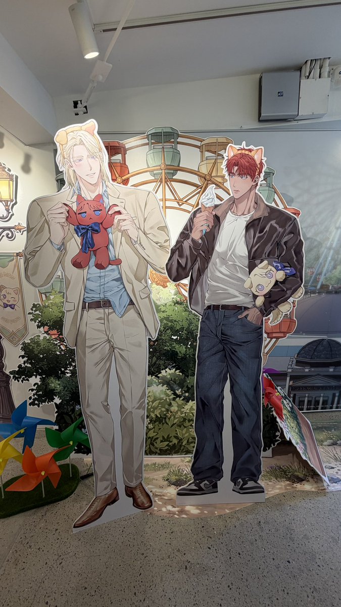 aveyoru's tweet photo. Beautiful displays at Kiss Me x Desire Land Pop-up! ❤️

#키스미이프유캔 #KissMeIfYouCan
#디자이어미이프유캔 #DesireMeIfYouCan
#투유드림 #굿즈모먼트
#웹툰굿즈백화점_굿즈모먼트 https://t.co/dOHYhGehjd