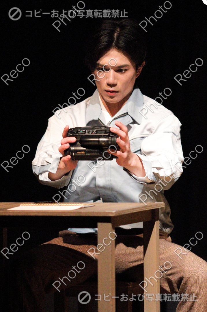 JINBASE_526's tweet photo. #アクトバ 2026～Am, Am, Am.～
稽古オフショットステージ写真をフォトレコでも販売開始しました📷

フォトブックではなく、ブロマイド写真でのご購入は、こちらをご検討ください😊公演の記念に是非📒✨

販売期限：10/30 (日) 23:59
https://t.co/hqfUD0jWRd
認証キー：2627-4689-4679-chkq

#蒼木陣 https://t.co/fRbeAbqv9Y