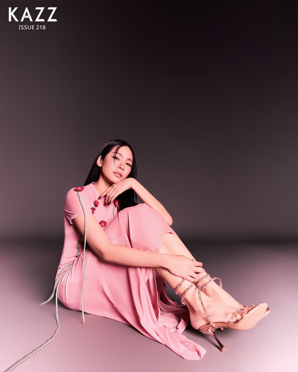 Kazzmagazine's tweet photo. #PuinoonBint 
SPECIAL SCOOP 
KAZZ MAGAZINE issue.218

เก็บภาพพี่คนสวย 'ปุยนุ่น วรางค์ศิริ -  บิ๊นท์ สิรีธร' หรือ 'หมวดภีม' และ 'แม่ครูบุหลัน' จากซีรีส์ “ข่มขลัง” (Khom Khlang The Series) มาฝากทุกคน ฝากติดตามบทสัมภาษณ์ในนิตยสาร KAZZ issue.218 กันด้วยนะคะ🤍

➖Pre-order : https://t.co/U26oEnEBqR
➖Foreigners : https://t.co/kZuuEe1ymc 

#KhomKhlangTheSeries
#KAZZMAGAZINE