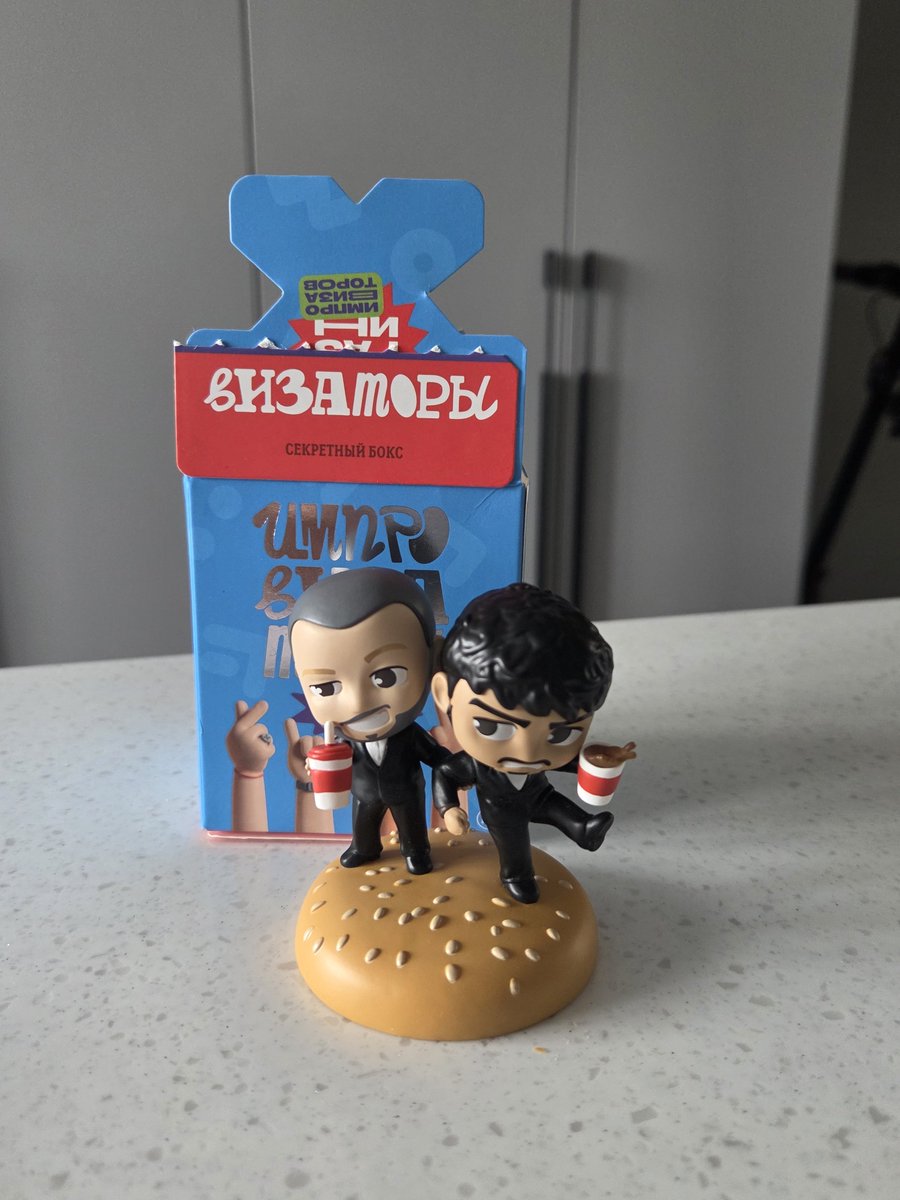 scorpson_'s tweet photo. залетаю на шибздиковую вечеринку с внезапным обменом 🫠

но если кто-то вдруг хочет обменять шастунячью секретку на дирёженек, готова лично встретиться в мск или даже в питере!! https://t.co/PLCZzEapIP