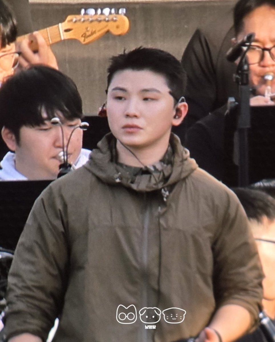 aludraexe's tweet photo. oh woww jaw dropped WOOZI IS SO HOT 😭😭 https://t.co/uNjT5vaxup