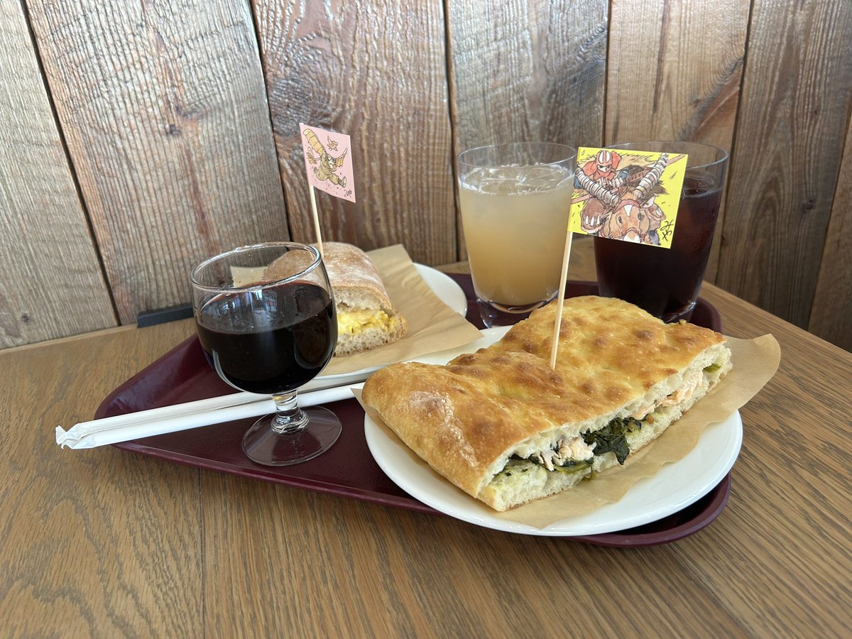 La878787's tweet photo. 紅の豚ワイン🍷飲みながらのランチ https://t.co/Ojaz8OkSyB