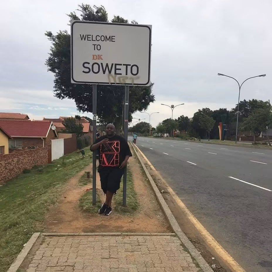 noto2030's tweet photo. SCOT KILLED BISHOP MASAYA — NOW HE WEEPS FAKE TEARS 💀
He ordered the murder — then stands there pretending to mourn his partner in crime.
These crocodile tears fool NO ONE. The blood is on his hands. Justice is coming. ⚠️ https://t.co/sj52ZPfkhG