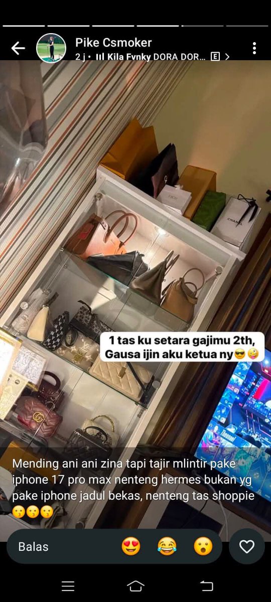 HELLORENATAAA's tweet photo. 1. Tas dia KW 
2. Typing nya jelek
3. Bahasa inggrisnya, ampun deh fix akademisnya yaaa gitu lah. 
4. dagunya kepanjangan, terlalu kecil, jadi gak simetris.
5. Mang anjeng si pikeu ini 

dasar ani ani OKB segitunya ngerendahin orang https://t.co/hGx9MNabBC