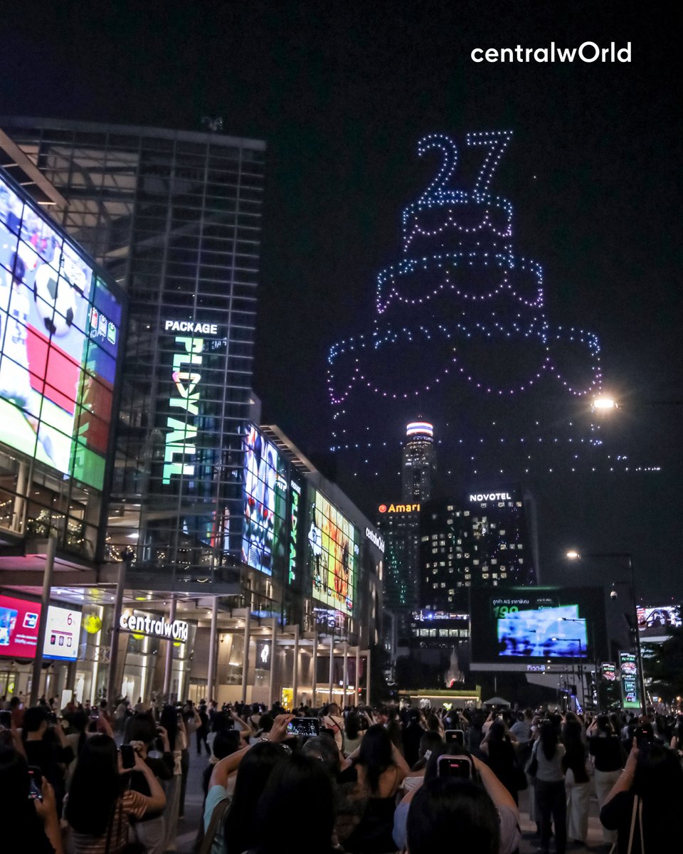 centralwOrld's tweet photo. เก็บตกภาพความประทับใจ ในค่ำคืนสุดพิเศษ กับกิจกรรม A Special Birthday Surprise for BILLKIN การแสดง Drone Show จำนวน 520 ลำ จาก SKYEDGE และ Special Project from Fans บนจอ centralwOrld the panOramix เพื่อร่วมฉลองวันเกิดปีที่ 27 ของ BILLKIN ณ เซ็นทรัลเวิลด์

Happy 27th BILLKIN Day
#BILLKIN27thEdition #Bbillkin
#ProjectForBillkin27th
#centralwOrld
#penguinchinesefans