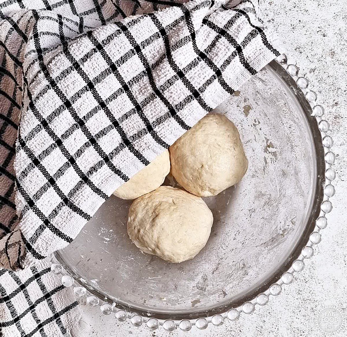 FabFood4All's tweet photo. Easy Spelt Yogurt Flatbread Recipe (No Yeast) is so easy and ready in just 20 mins! Great as a side or making wraps, pizzas, etc! https://t.co/rKCavnDuwr #flatbread #spelt #healthyeating https://t.co/smcFptcYYG