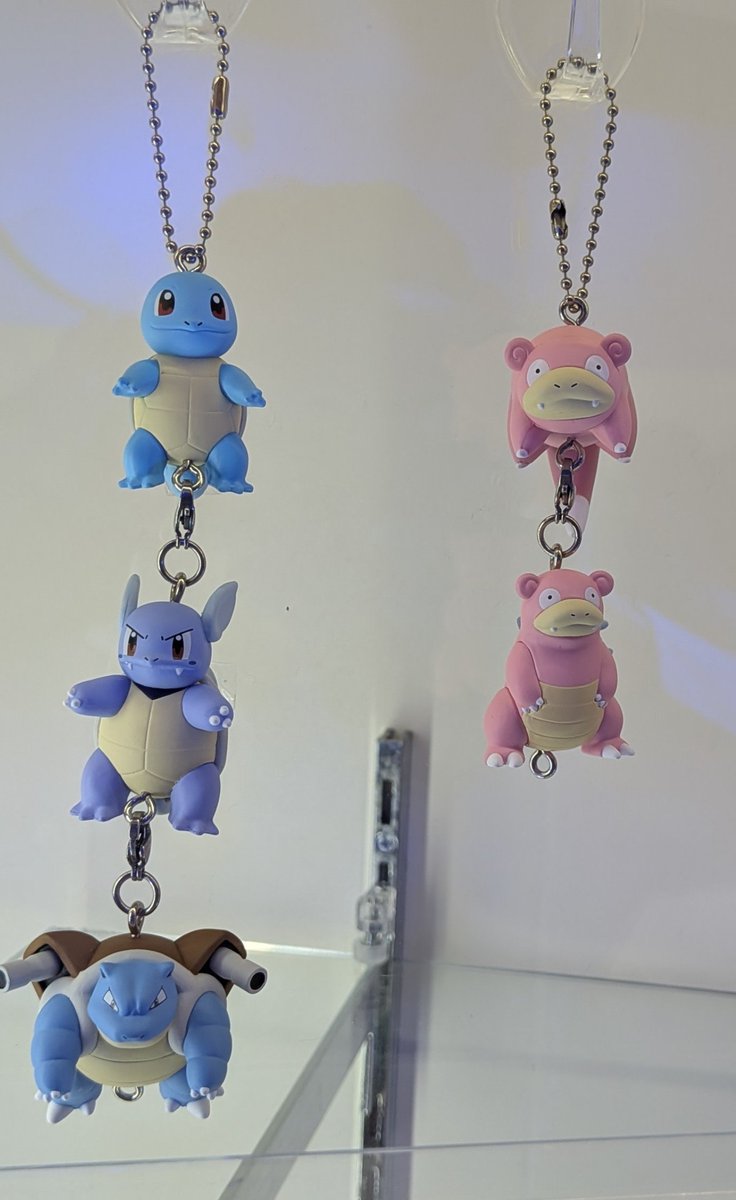 guernicass4's tweet photo. ポケットモンスター
ポケモンラバーマスコット
10月発売予定ガシャポン
300円

おっきなお月さまライトマスコット
11月発売予定ガシャポン
600円

スイングコレクションType:Water
11月発売予定ガシャポン
300円

ポ���プラブリスターマスコットチャーム
12月再販予定ガシャポン
400円

ガシャっと回してポーンツアーズ2026にて展示中！