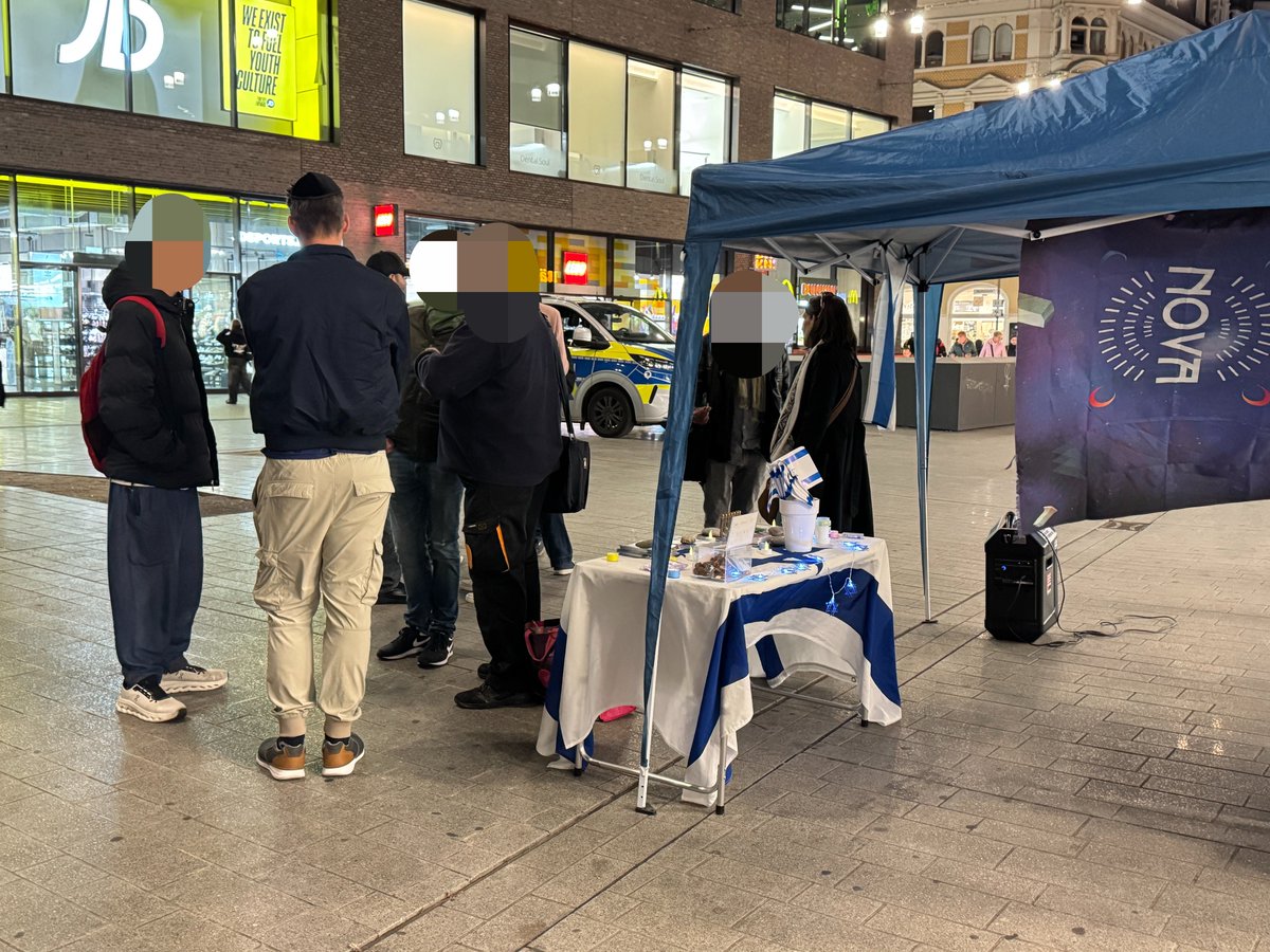 LoveGuerillero's tweet photo. #Bonn #bn0810
#GegenJedenAntisemitismus
#53Antisemitenfrei #EndJewHatred #BringHope
Der extrem aggressive Charakter der antisemitischen Mischszene hier deutlich zu hören. https://t.co/yhEk7nZALa