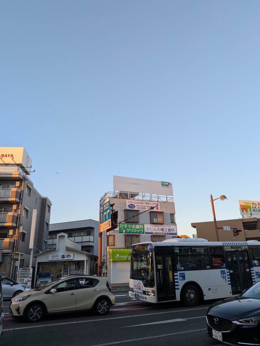 venice19361's tweet photo. コレあと一、二階分高さがあったらいい感じなんですよ
更に西方向へ30度くらい捻ったら尚良し

隣のカバヤさんの看板はめっちゃ印象に残るので https://t.co/w3XGZzH1NO