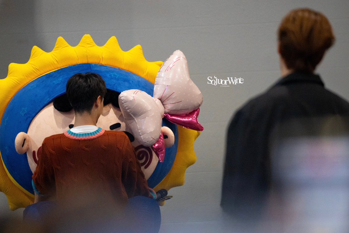 NSutapana's tweet photo. Father and son           their watermark https://t.co/tDV2slXbYB