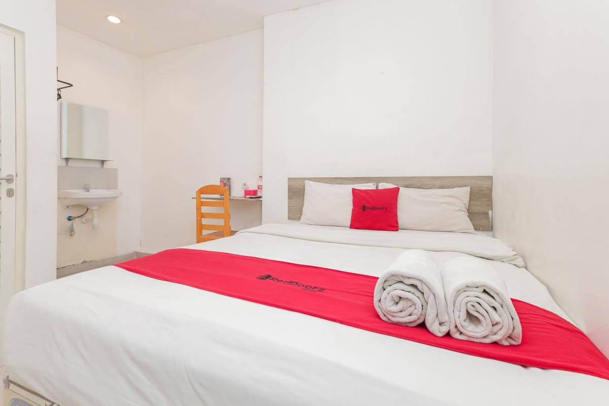 info_staycation's tweet photo. Lagi cari tempat nginep yang pas buat staycation?
​Staycation paling mudah, hemat, dan terpercaya
Klik DM untuk cek ketersediaan kamar &amp; promo minggu ini.
#Staycation #hotelmurah  #staycationsurabaya #penginapanmurahsurabaya #surabaya https://t.co/mP0Ns8z85T