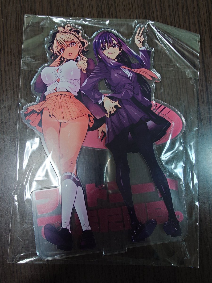 unococoa's tweet photo. フドあすのアクスタ届いた！！！！
二人ともかわいすぎる！！
そして、思ったよりも大きいw
本当に再販してくれてありがとう！！！
#フドあす
#フードコートで、また明日。 https://t.co/kXMi0VvdBc