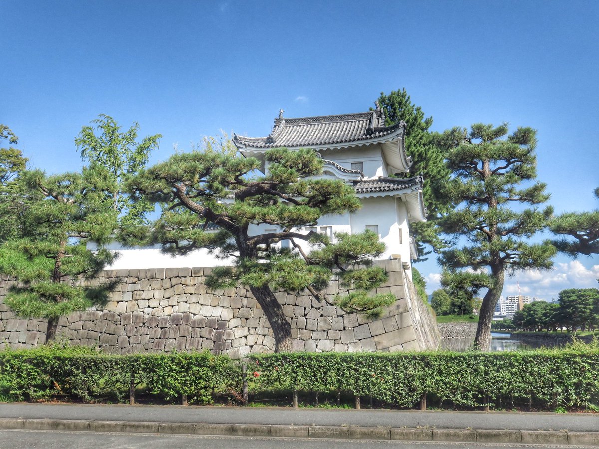 tayan1956y's tweet photo. 2026.10.9
二条城西南隅櫓
雲ひとつない秋晴れ
気持ちいい散歩です https://t.co/wffAYDVR2I