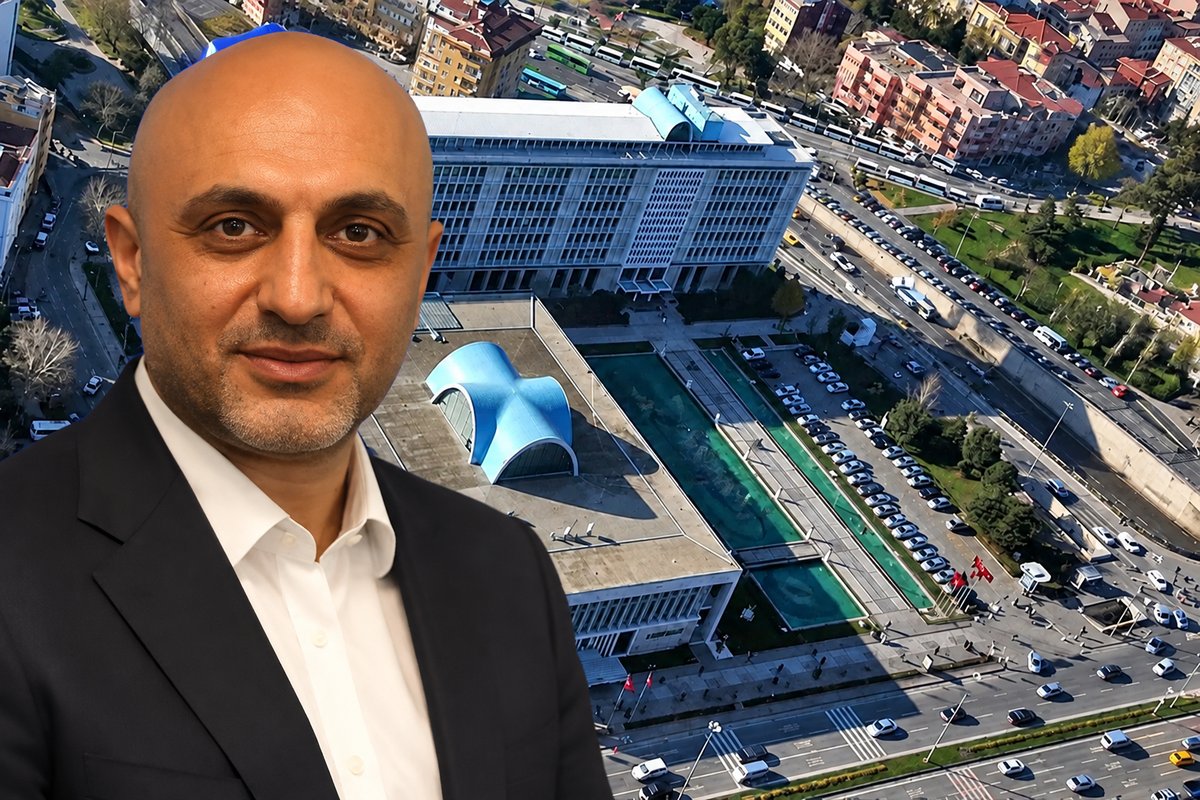 ibrahimkaragul's tweet photo. İş insanı Ahmet Sarı: 

"İBB’ye 168 milyon TL çek olarak rüşvet verdim. Bankada kanıtı var."

Peki niye verdin? 

Bu rüşvetin karşılığı aldığın işler de yolsuzluk olmuyor mu?

Bu kadar rüşvet vermenin suçu yok mu? 

Şimdi bunu söyleyince aklanmış mı oluyorsun? 

Ekrem aleyhine ifade vermek seni suçsuz mu yapıyor?

Çarpıklık.