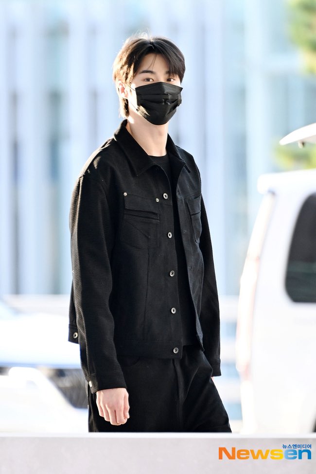 wooseokfiles's tweet photo. [PRESS] #ByeonWooSeok’s airport departure today heading to Manila for The Secret Library fan meeting https://t.co/47yCMSHZHH