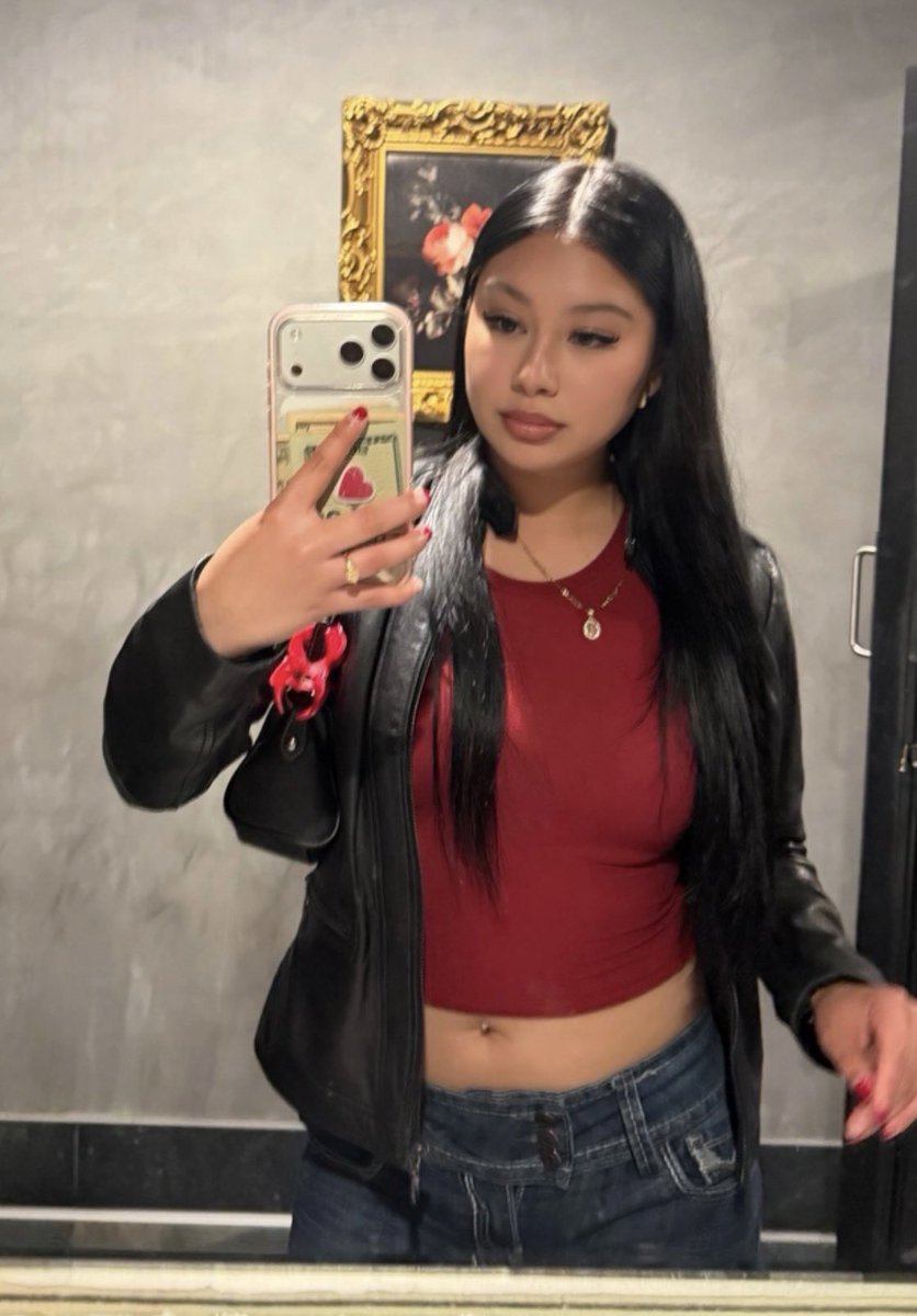 T1an0_'s tweet photo. Love when my big sis ain’t home😍 #sister #incest #family
#siblings (hmu for more👀) https://t.co/uy3jzK3Dcs