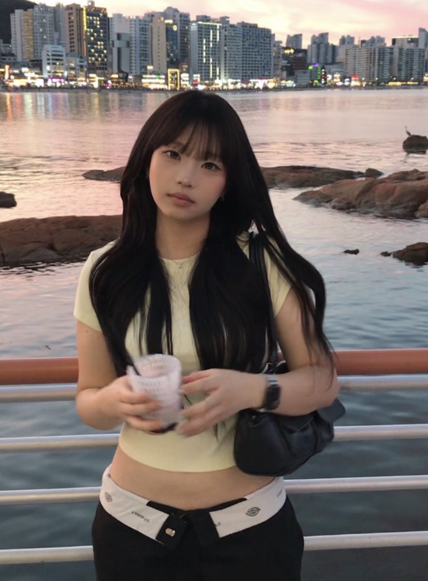 jibacklyeong's tweet photo. 제희은(07)
#지인박제 #지인능욕 https://t.co/66URrCifKs