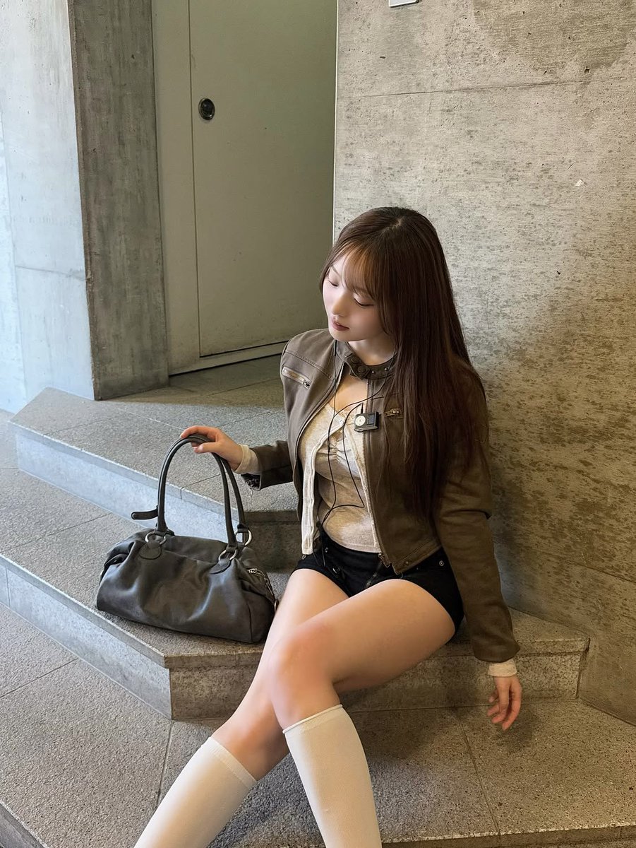 O3Bev3r's tweet photo. 秋っぽいかっこう💕 https://t.co/ezIilPqrrv