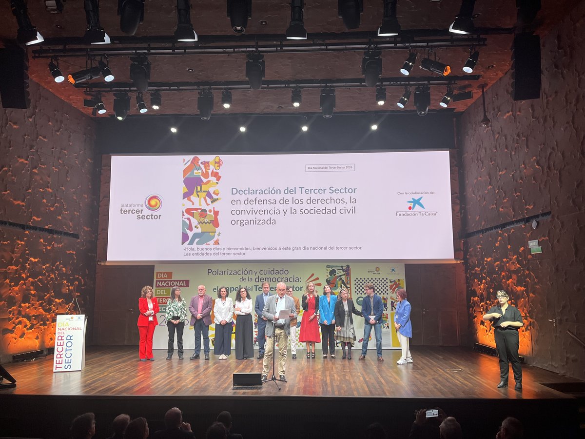Plataforma3sect's tweet photo. Comenzamos con una declaración del #TercerSector en defensa de los derechos, la convivencia y la sociedad civil organizada.

👉 Luciano Poyato Roca (@PoyatoRoca), junto a las entidades miembro de la @plataforma3sect (@CruzRojaEsp, @_CARITAS, @ONCE_oficial, @pvoluntariado, @EAPNes, @PlataformadeONG, @CoordiONGD, @platdeinfancia), procede a su lectura.

🔴¡Sigue el evento en directo!
▶️https://t.co/A7wp75dLdX

#DíaDelTercerSector
#SomosTercerSector