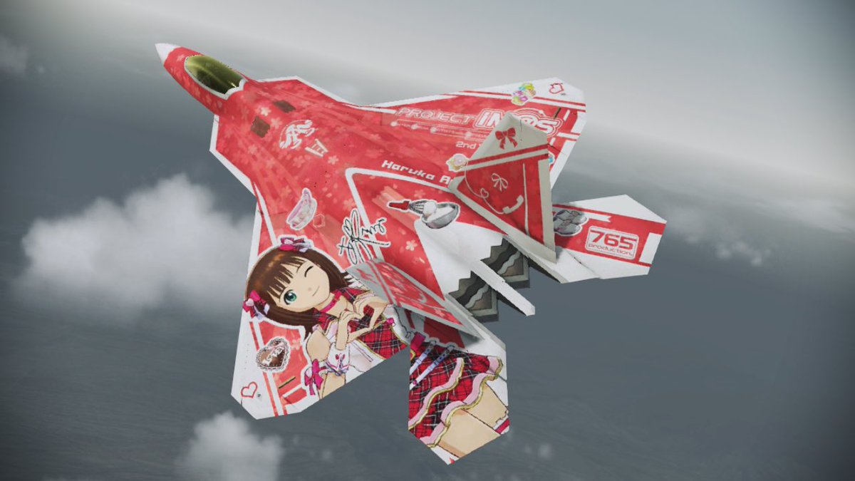 BostonGame777's tweet photo. エースコンバット8から遊んでる方は知らないかもしれないんですけど、過去作ではアイドルマスターとのコラボDLCでキャラが描かれた機体が戦場の空を飛んでいたという嘘のようなホントの話。 https://t.co/3l2W0J7ooZ
