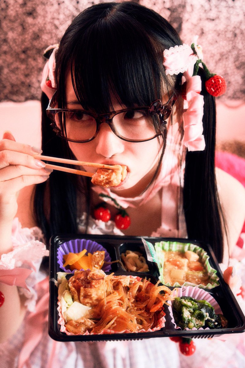 pipipi_koma's tweet photo. 可愛くいたいし腹は減る https://t.co/Djzx8tnmWa