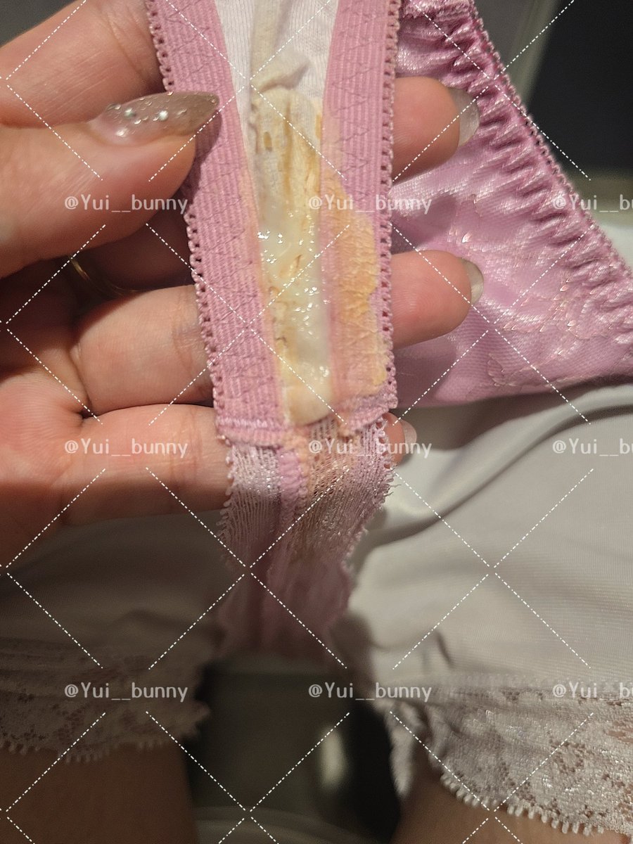 Yui__bunny's tweet photo. 3日着用 おな3回 送料手数料込
♡2700円♡
購入者様限定着画2枚付き🤍

白いとろとろついてます🥰💭

お仕事終わったらお返事します💌

お迎えお待ちしてます🚗💨

#下着売り子  #下着売ります  #パンツ売ります  #使用済み下着 https://t.co/nrUZYb4MjE