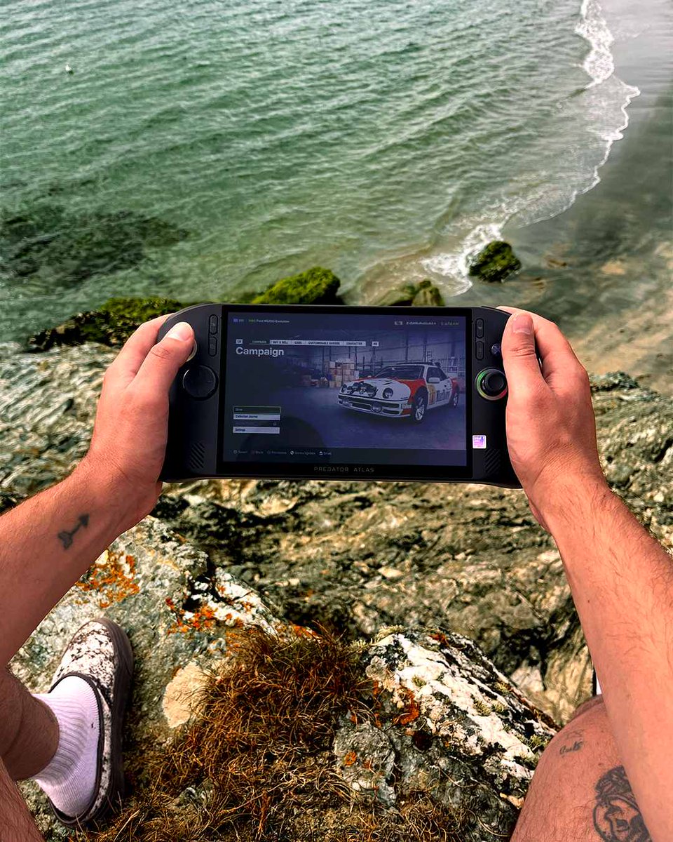 PredatorFrance's tweet photo. Avec la Predator Atlas 8, la bataille te suit partout. 🌊 https://t.co/4mdu17SZnb