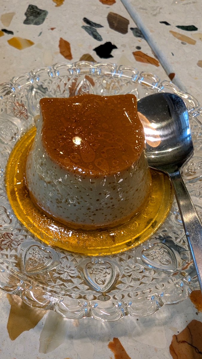 mykmix's tweet photo. おそらく台湾好きであろうフォロワーさんが増えたので飯テロしようかな。

最近行った台湾料理のお店、下北沢と笹塚の間にある猫米(まおみい)
https://t.co/hHh3djwjwC

定番の魯肉飯に加えて大きな角煮の乗った控肉飯が味わえます。
ここのお肉は赤身多め。脂身も、もっちもちで食べやすくて美味しかったです。
恐らく北部の味付けなのかな🤔
猫型のプリンやパイナップルケーキもめちゃくちゃ可愛いです🐈️
立晶窯の器もたまらない🫶

土日祝は予約してからの来店がオススメです。