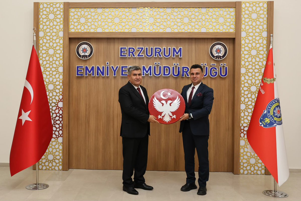 ErzurumAile's tweet photo. 📍 “İyilik Var” hareketi kapsamında Erzurum İl Emniyet Müdürümüz Sayın Mahmut AY ile kurumlar arası iş birliğinin güçlendirilmesi ve birlikte yürütebileceğimiz projeler üzerine istişarelerde bulunduk.
Güçlü iş birliği, güvenli ve huzurlu bir toplum 🇹🇷
#İyilikVar #Erzurum #Emniyet https://t.co/13vFnctMrI