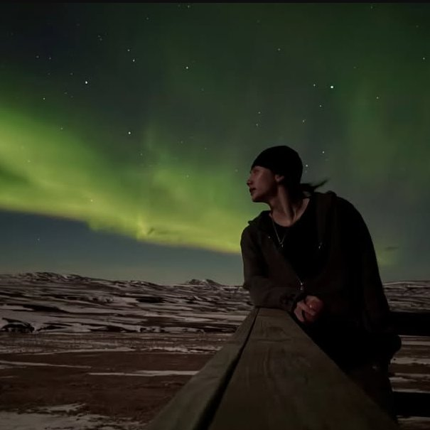 hyunheartsskz's tweet photo. iceland hyunjin i think of you everyday... https://t.co/pxWfO6NJdR