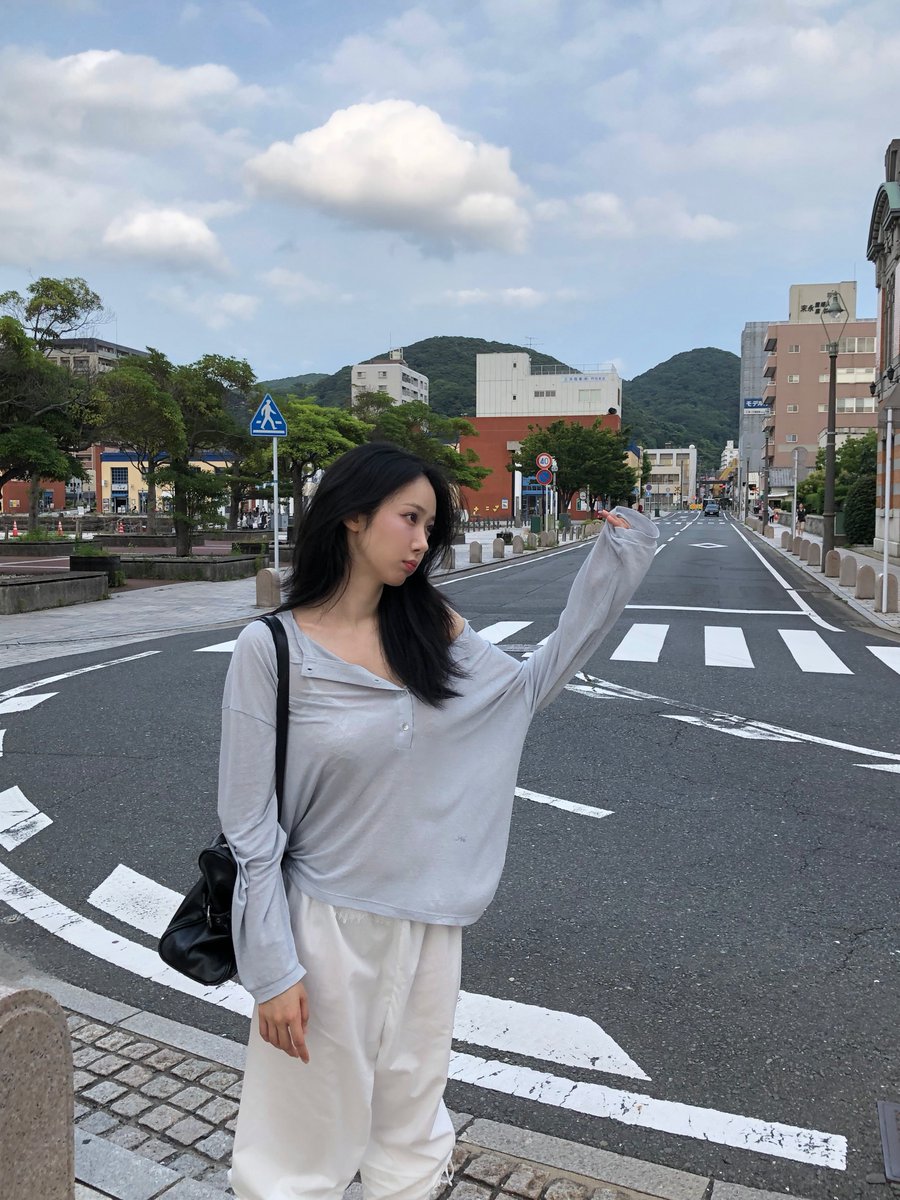 oohiingg's tweet photo. 신비 느좋 인스타 마지막 게시물이 두 달 넘게 지난 거 구라 같습니다 나 느좋신비 필요해 https://t.co/HWIlKewRtl