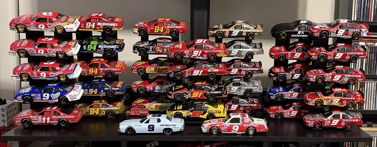 TGoodwin72's tweet photo. @NASCARHall AWE$OME Bill from DAW$ONVILLE 🏁 https://t.co/jjoMGIjz8g