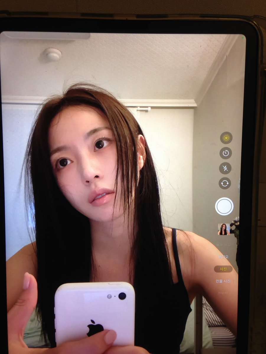 OmarYolfred's tweet photo. 아이패드로 노는 방법 📱...더보기 https://t.co/uhp5vztle6