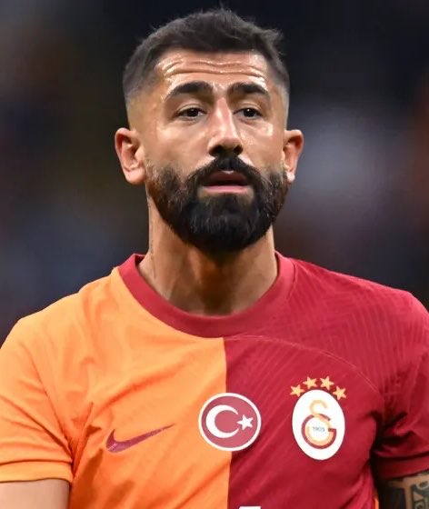 SaracogluSports's tweet photo. Kerem Demirbay, Galatasaray'dayken yerli statüsünde oynuyordu. Kasımpaşa'ya gidince bir anda yabancı statüsüne düştü. İşte yapı. https://t.co/r15GUyPIf1