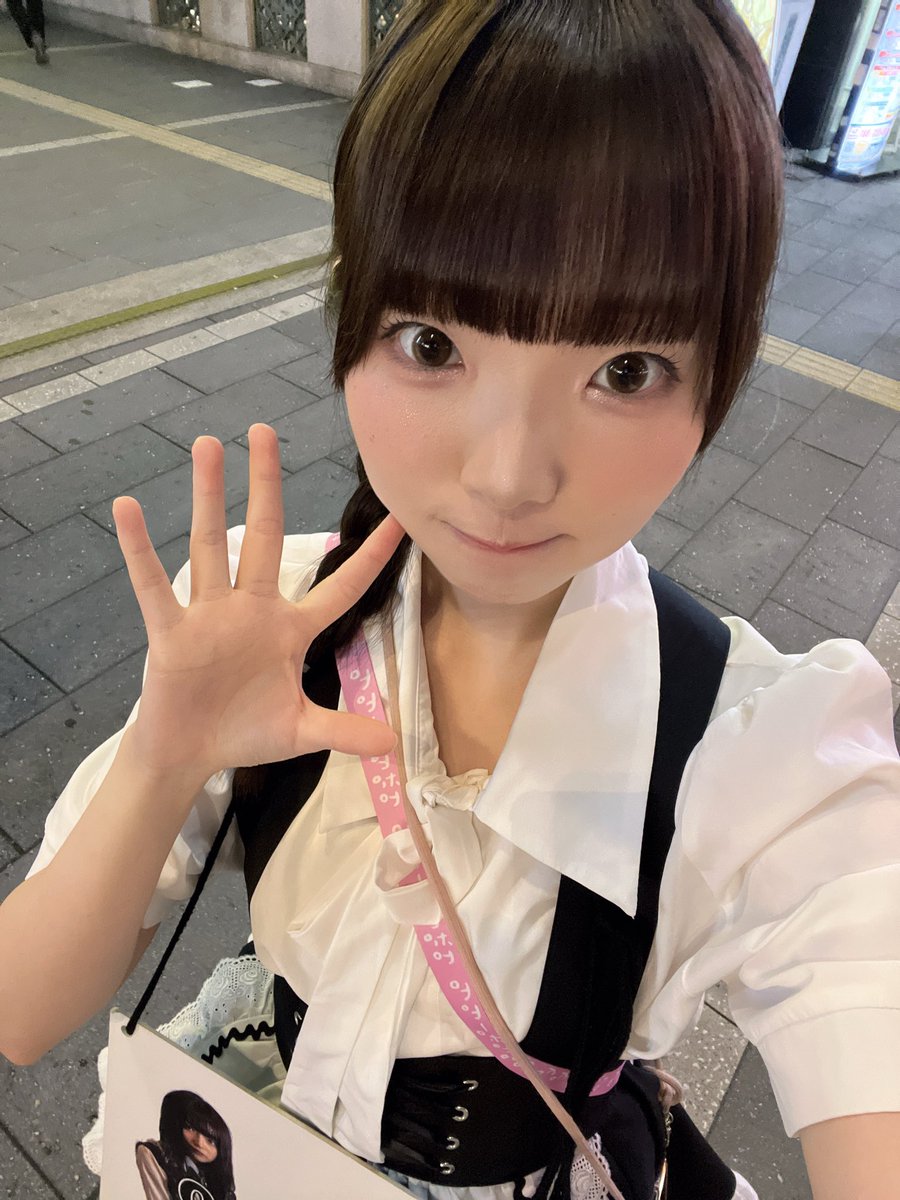 chi_fleur_'s tweet photo. フルールいてます❕❕❕❕❕ https://t.co/4iv6G6QWCv