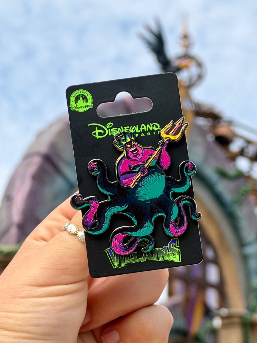 PixiedustDLP's tweet photo. 🆕 Disneyland Paris pins: Disney Villains 😈  (9€ each - Available starting tomorrow) #DisneyPins https://t.co/VL2YStLwdC