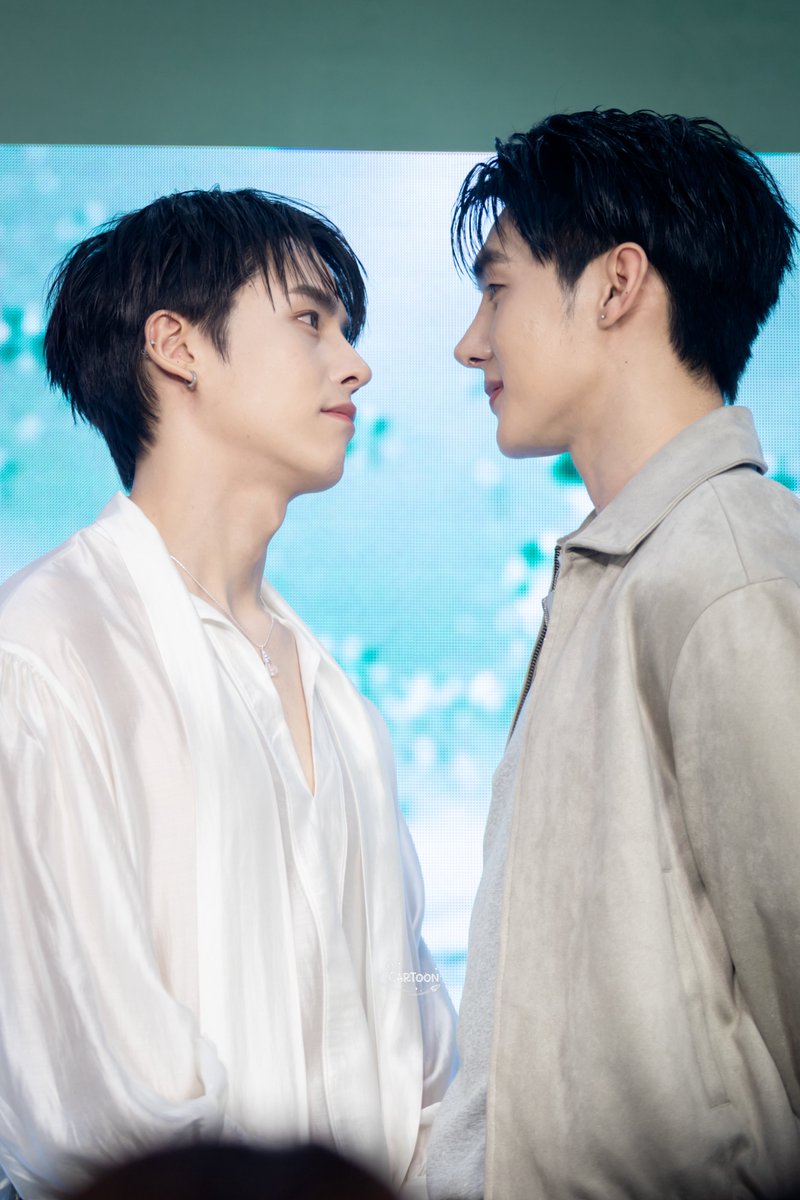 Cartoonn821's tweet photo. จั้นอยากเป็นผี สัญญาจะผลักให้แรง 5555555555555555555

VT COSMETICS X TEEHENG
#eveandboyxvtcosmeticswithTeeHeng https://t.co/ASZQua4VQA
