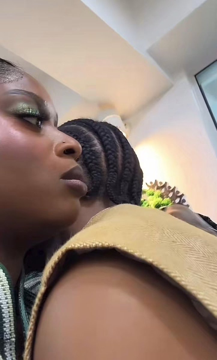 Kates_Mole's tweet photo. Temi Nkem gave her friend Chimsom Chuka a hug✨❤️

#bbnaija https://t.co/I31joziw1Z