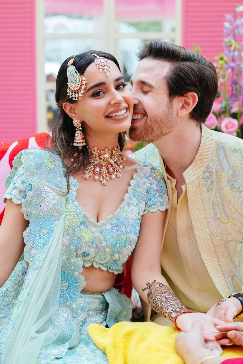 VOGUEIndia's tweet photo. 🔗:https://t.co/QPIVNgOpnU
#Throwback: Arushi Mehra and Miguel Villaquiran’s wedding was a riot of colours. https://t.co/d7cXeWrMdL