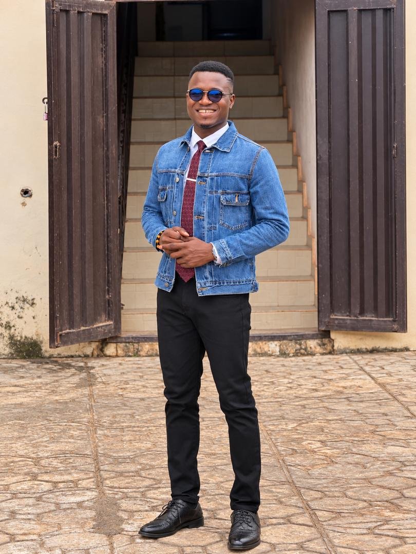 Taiwooladokun1's tweet photo. Hello, My Name is Taiwo Oladokun. 

Storyteller. 

Founder and Creative Director at Delight Data Exploration.
#Storyteller https://t.co/uKNidEUGja