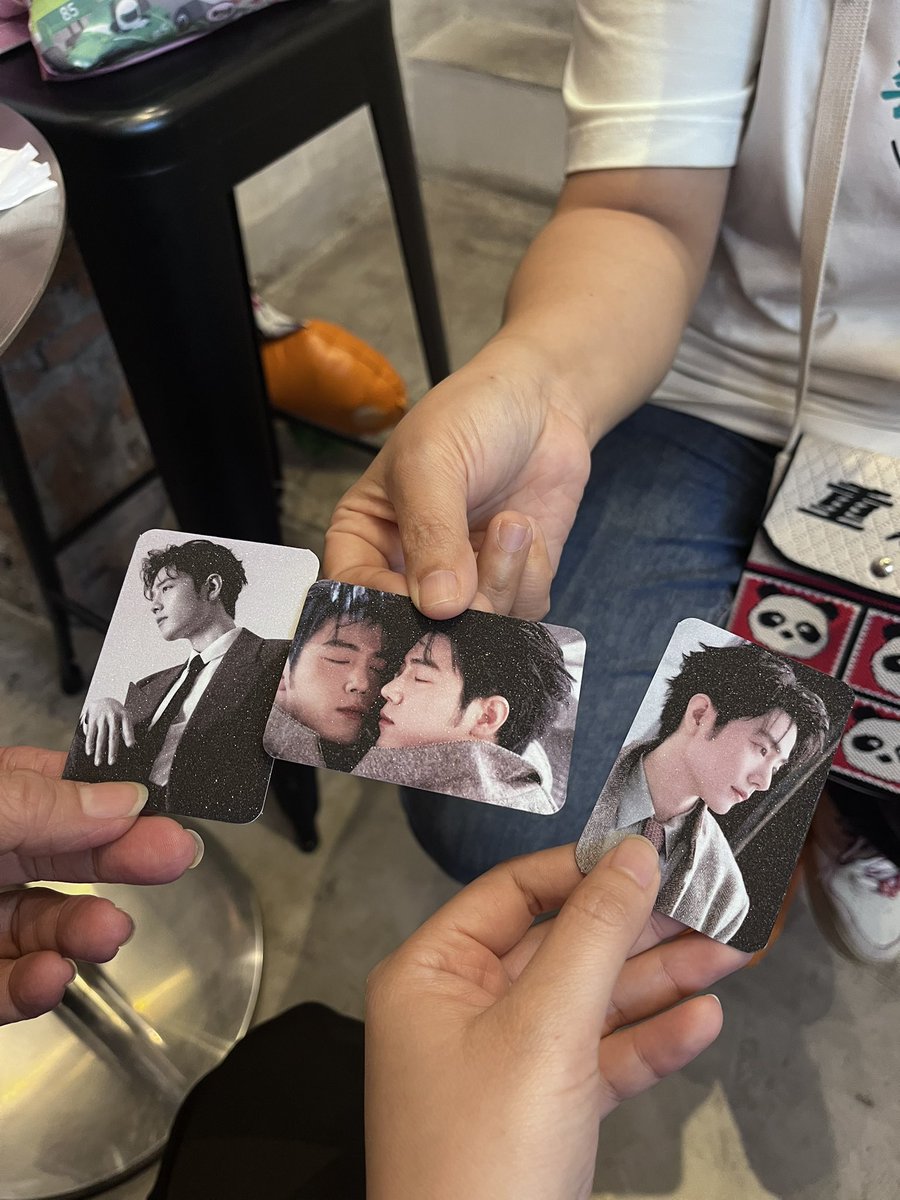 TarnTarn_Ch's tweet photo. @ourchapter_ @araya_bo จัดงานได้น่ารักมากค่ะ บรรยากาศก็อบอุ่น เพื่อนในงานน่ารักเป็นกันเองมาก #Chapter35WithXiaoZhan https://t.co/vWkTseZETV