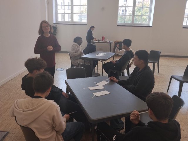 clgstexupery61's tweet photo. Ce mardi 6 octobre, les élèves de 3eme suivant l’atelier Sciences expérimentales, assuré par M. Devannes dans le cadre d’objectif seconde, ont bénéficié d’une sortie à la Halle aux toiles d’Alençon dans le cadre de la fête de la science 2026.

https://t.co/yjc4BVafed https://t.co/VMAxUhq55C