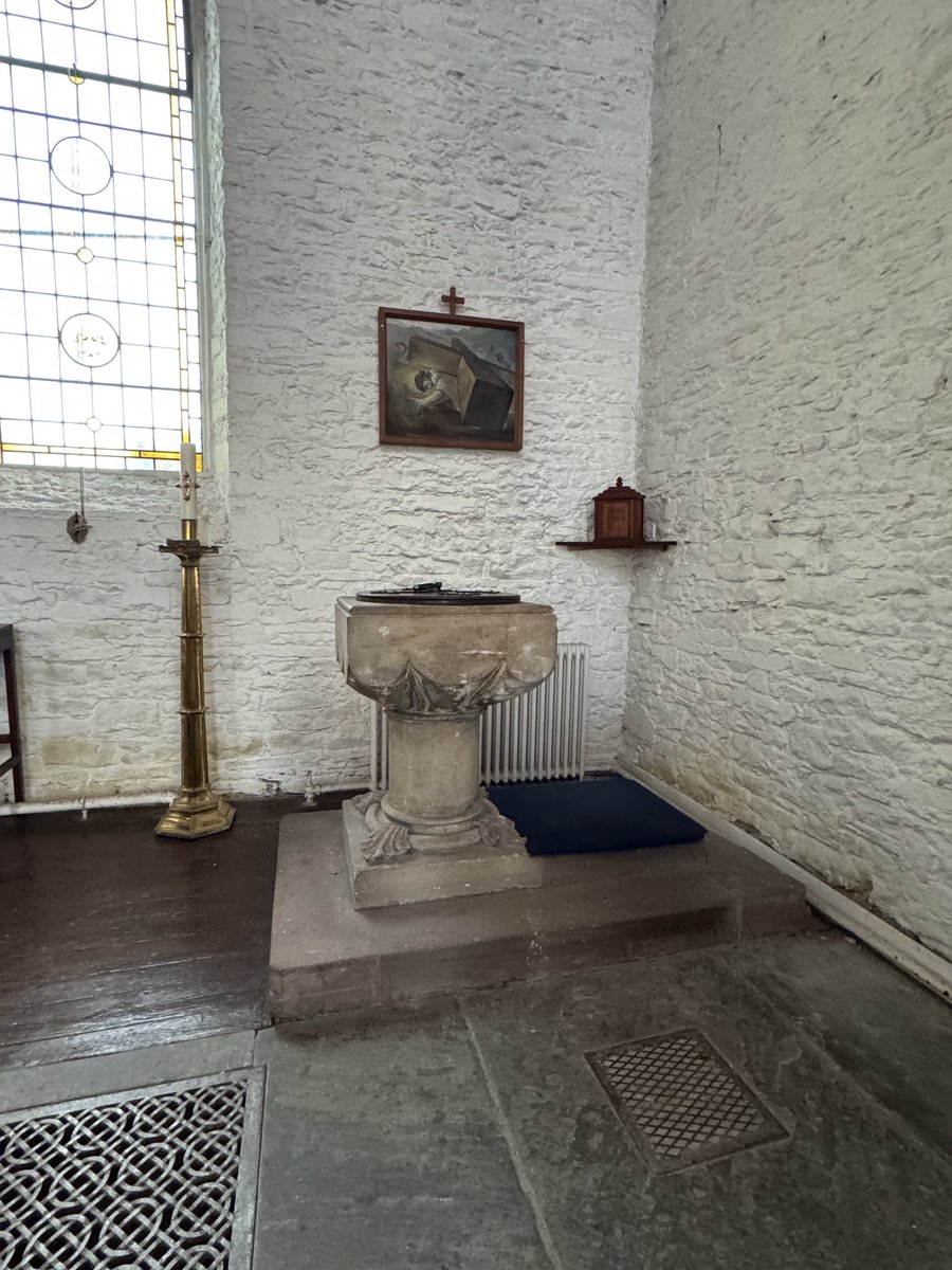 Barb_Drummond's tweet photo. #FontsOnFriday #StMary @Cardiff https://t.co/ULmEsbzBTQ