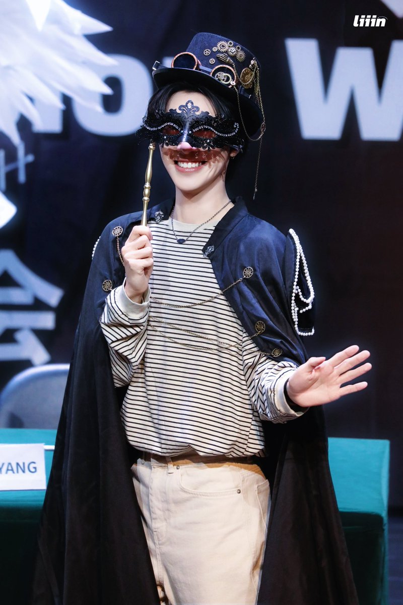 liiinliiin0330's tweet photo. 20261008 chengdu KMS

#黄冠亨 #wayv #Hendery #황관형 #ヘンドリー #헨드리 https://t.co/RUnZ7jUGlp